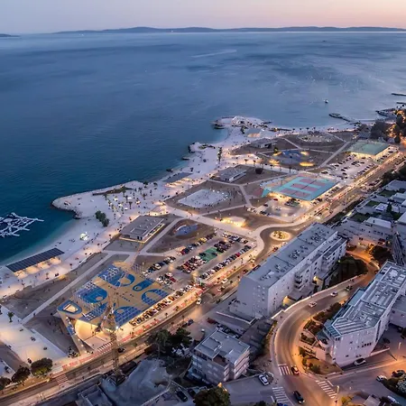 Lady, Cute In Quiet Area