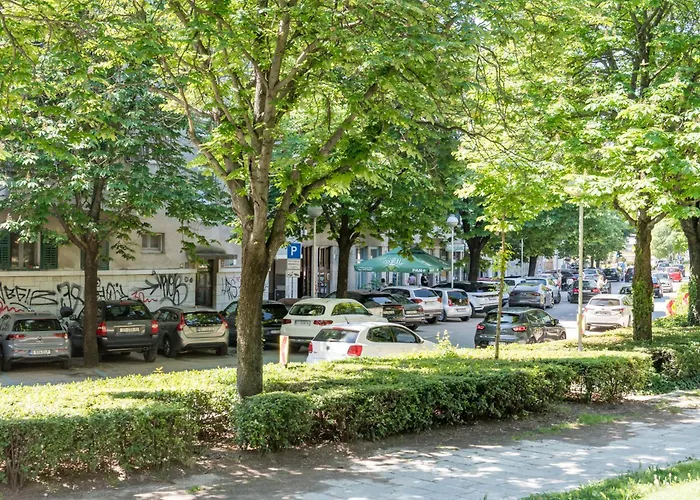 Lady, Cute In Quiet Area