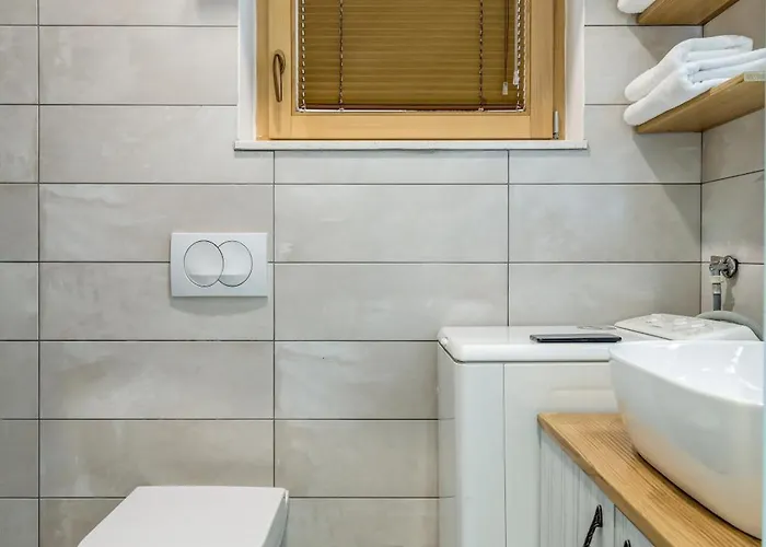 Lady, Cute In Quiet Area Lägenhet Split