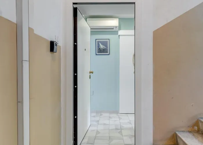 Lägenhet Lady, Cute In Quiet Area Split