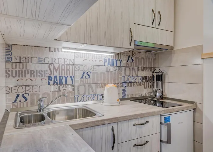 Lägenhet Lady, Cute In Quiet Area Split