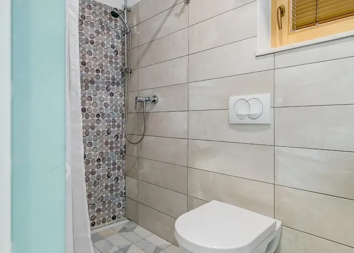 Lady, Cute In Quiet Area Lägenhet *