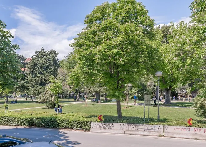 Lady, Cute In Quiet Area Lägenhet Split