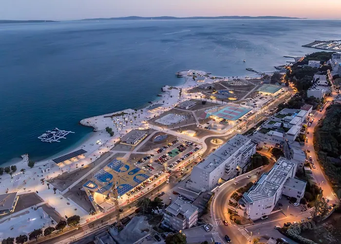 Lady, Cute In Quiet Area