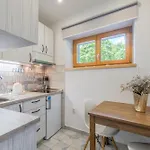 Apartman Lady, Cute In Quiet Area *